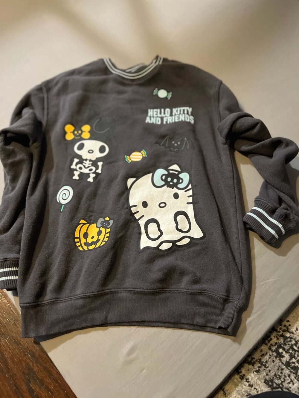 Hybrid Apparel Hello Kitty And Friends Halloween Sweatshirt Size XS